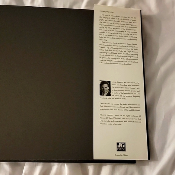 The Elvis Encyclopedia by David E. Stanley with Frank Coffey. 282 pages. - Picture 10 of 15